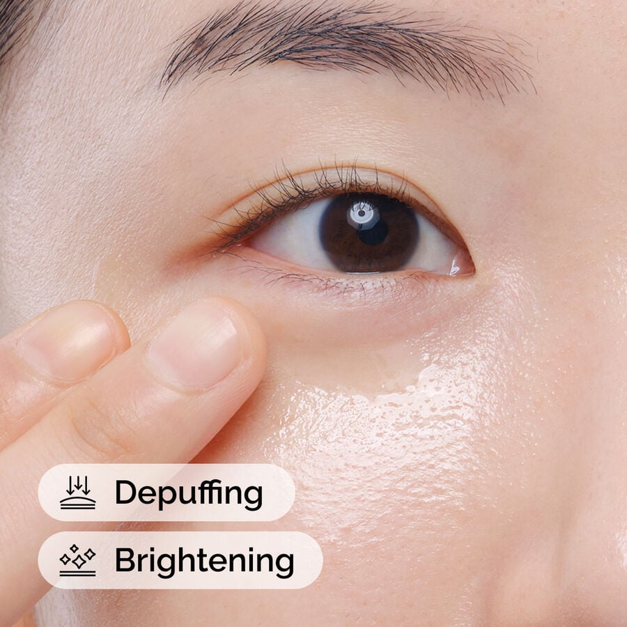 caffeine-solution-5-egcg-eye-serum-v1 ord-caffeine-solution-egcg-model-application-with-benefits.jpg